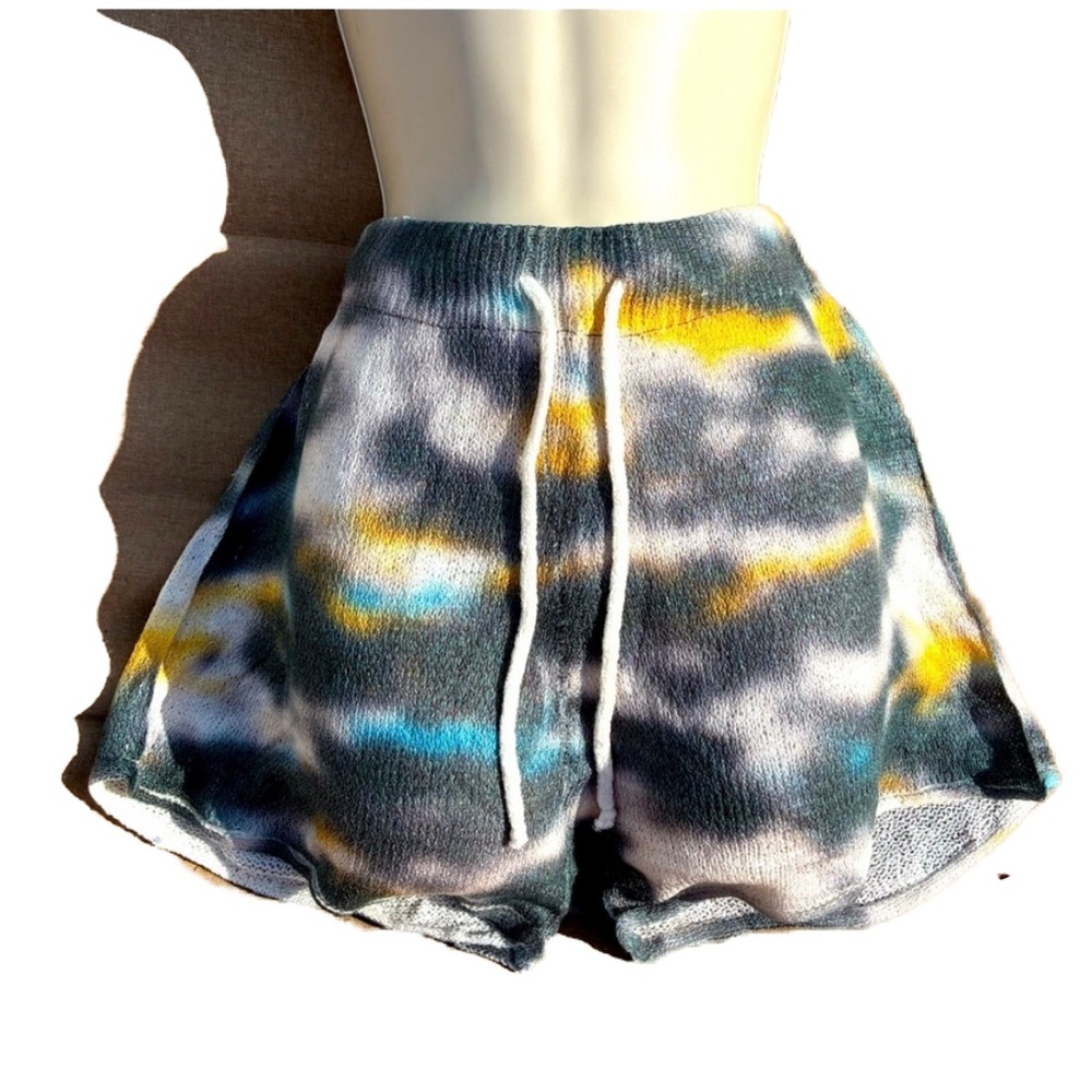 🎉2 for $25🎉POL Tie Dye Oversized Tie Waist Sweater Shorts - NWOT - Size Small!